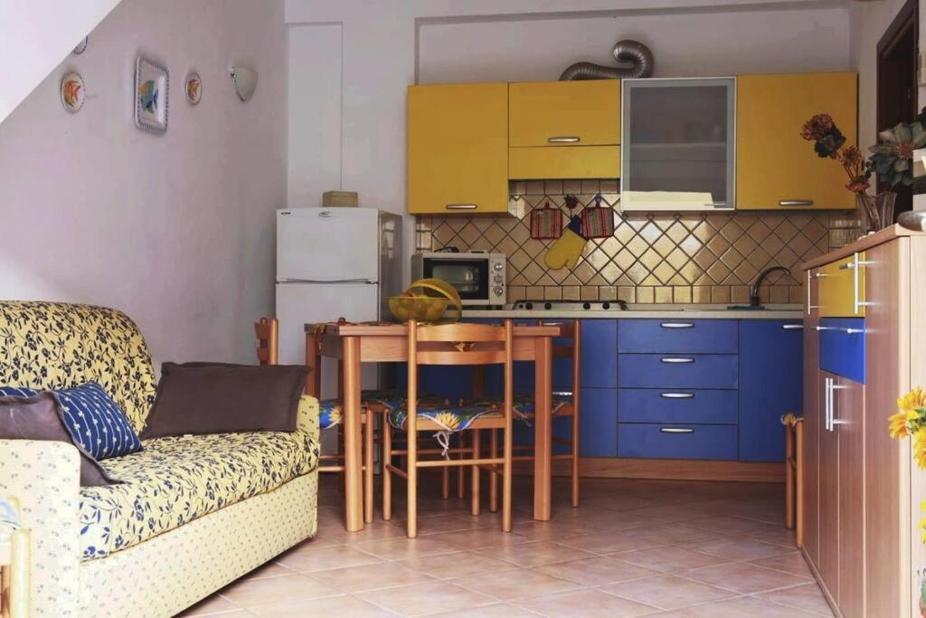Casa Blu:) Centralissima!!! * Santa Teresa Gallura